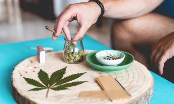 Discover how to compare cannabis products online effectively. Learn to evaluate factors beyond THC, including terpene profiles, product type, batch quality, and personal experience.